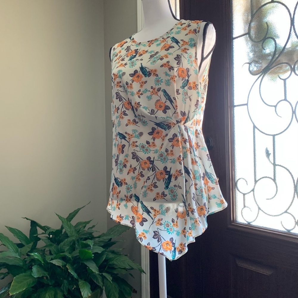 Forever 21 Parrot Print Asymmetrical Blouse Medium